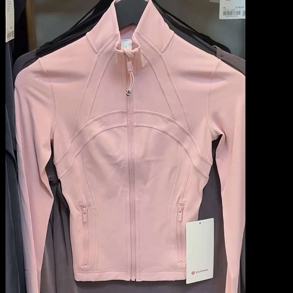 Lululemon Define Cropped jacket - Picture 2 of 3